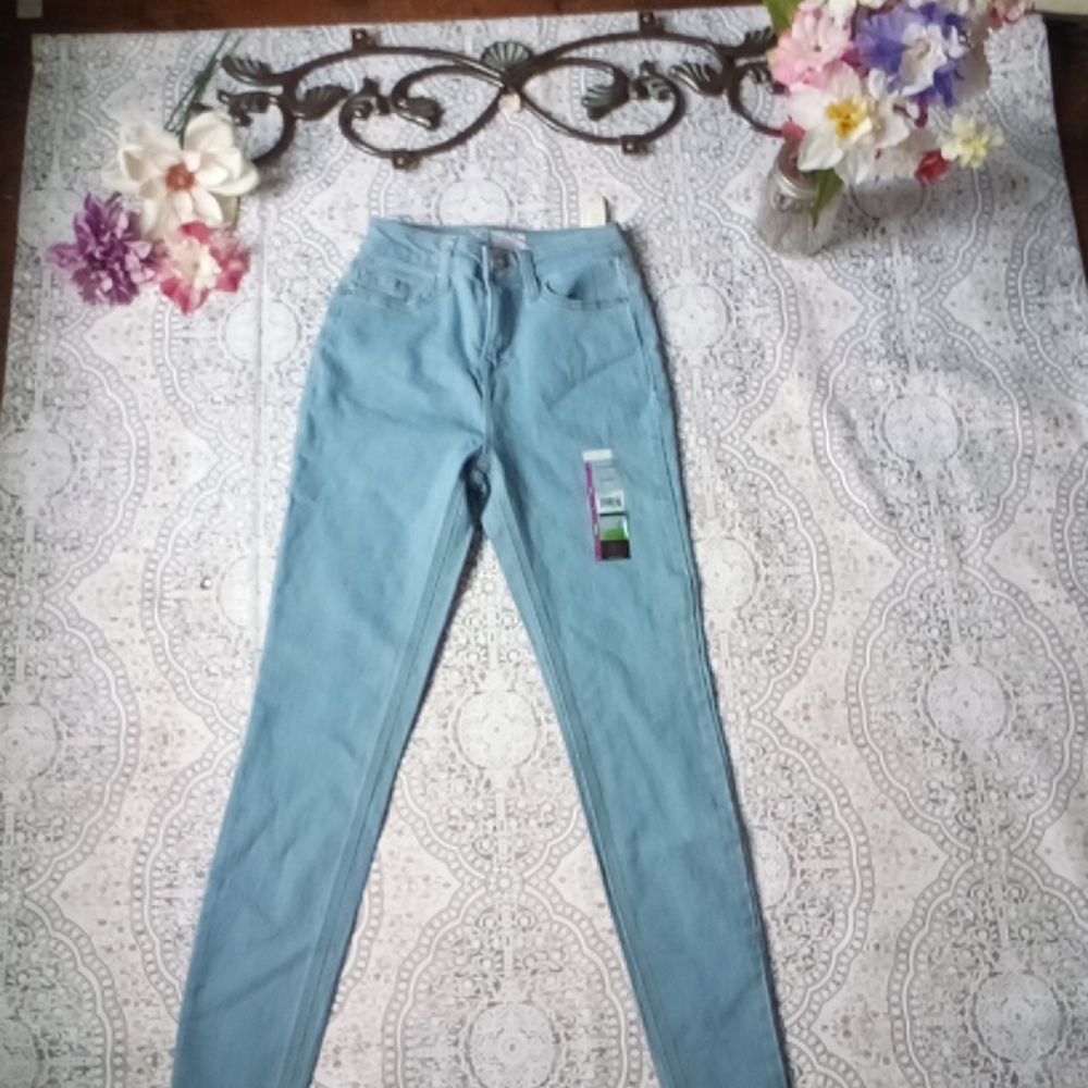 High rise jeans - Picture 2 of 8